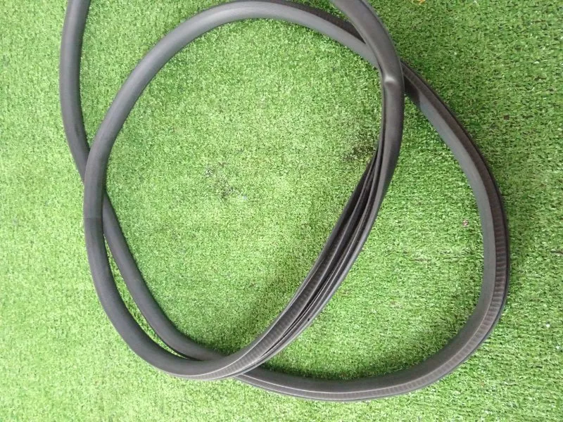 Уплотнитель проема двери