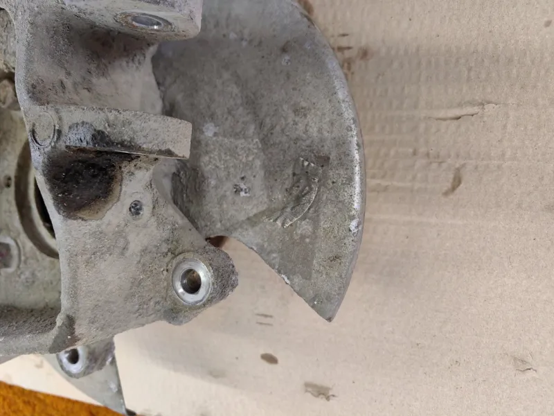 Кулак поворотный