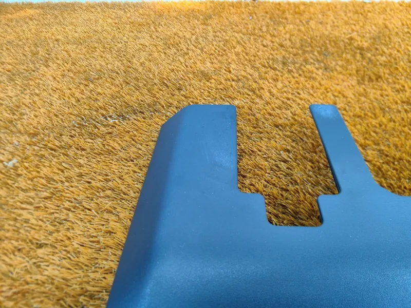 Заглушка полозьев сиденья