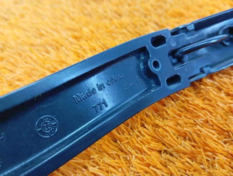 поводок стеклоочистителя