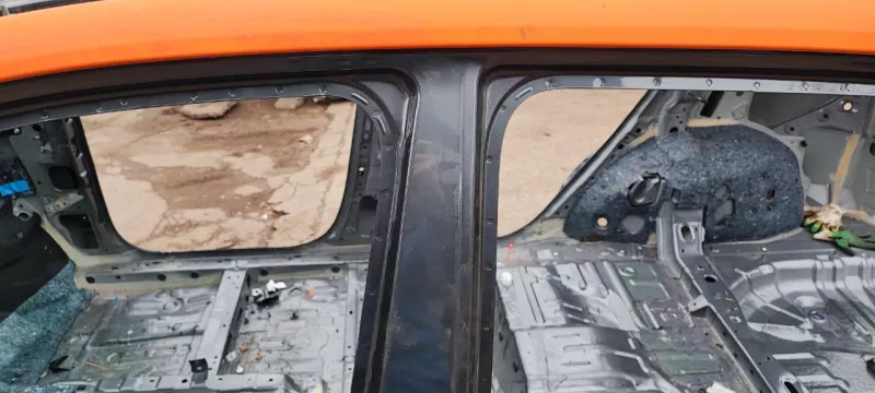 Порог с центральной стойкой