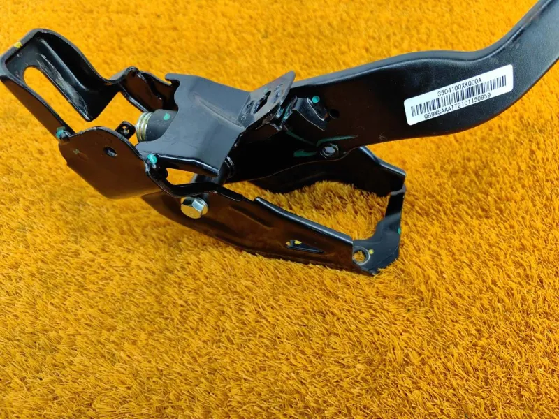 Педаль тормоза