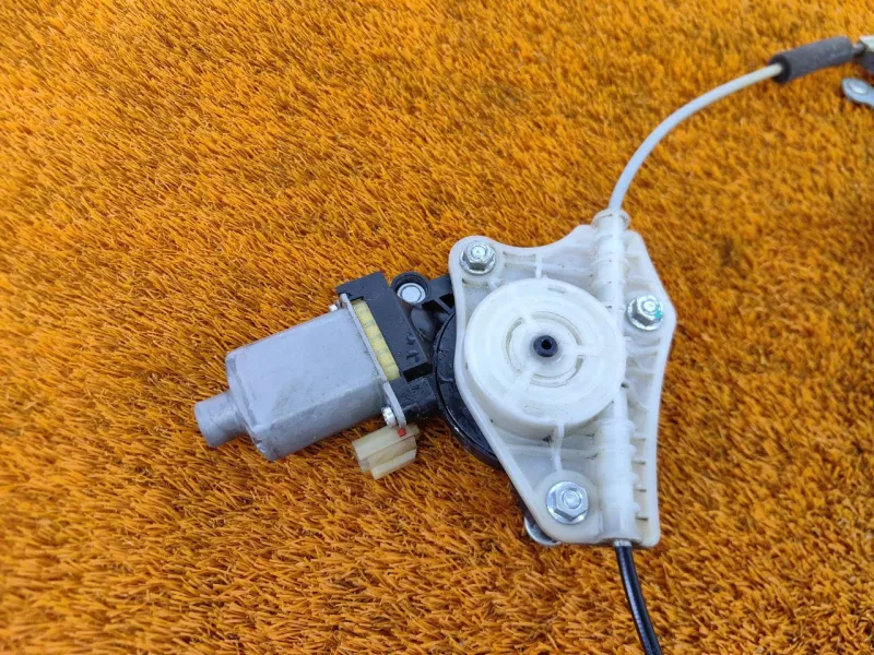 Стеклоподъемник