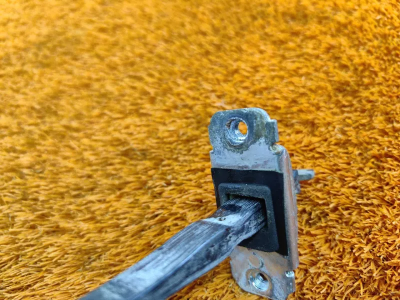 Ограничитель двери