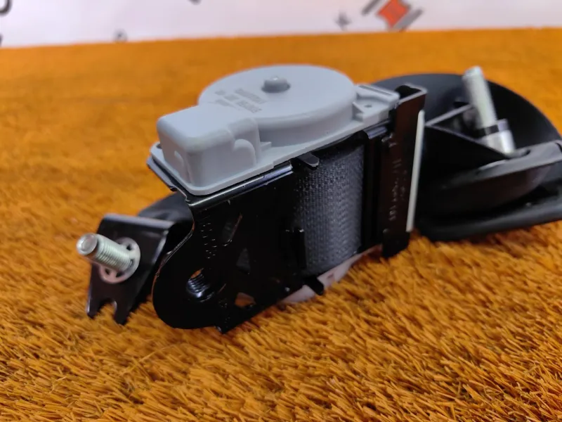 Ремень безопасности