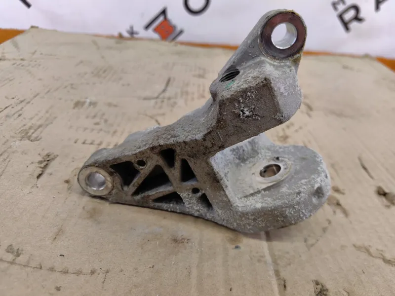 Кронштейн опоры КПП