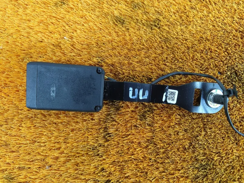 Ответная часть ремня безопасности