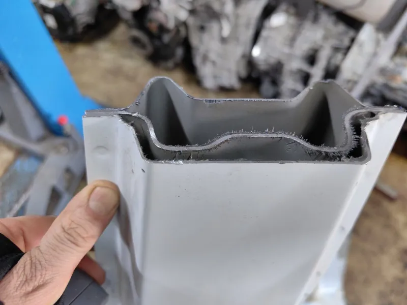 Порог с центральной стойкой