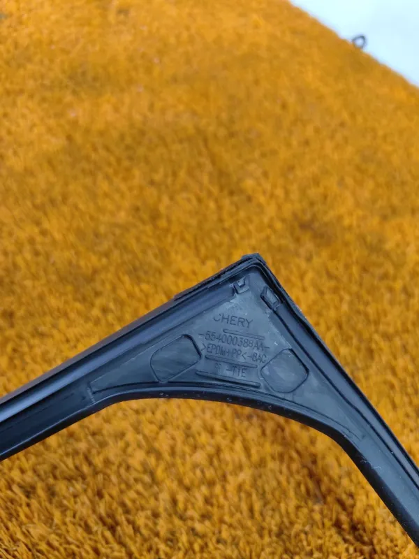 Уплотнитель стекла двери