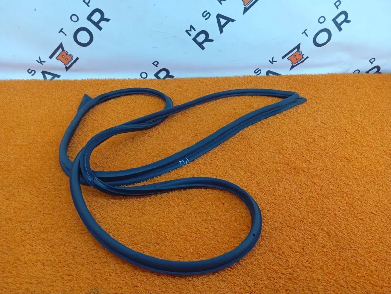 Уплотнитель двери