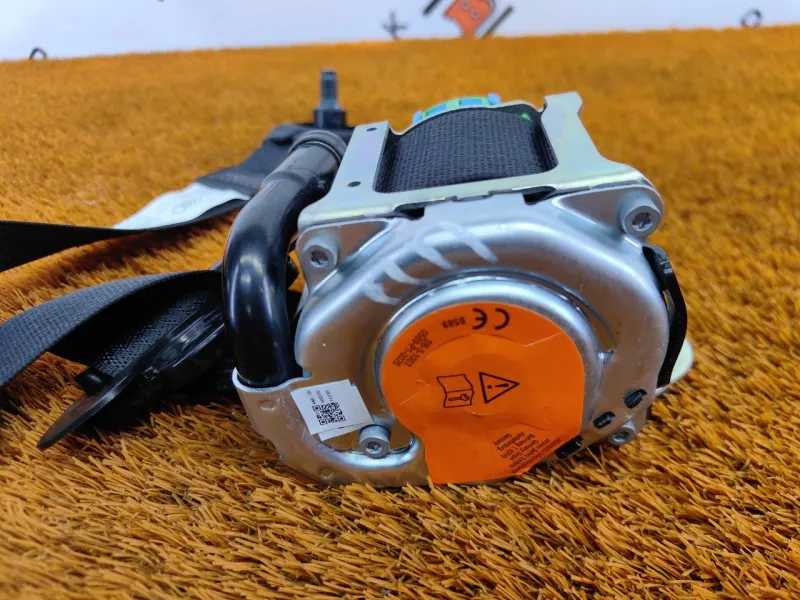 Ремень безопасности