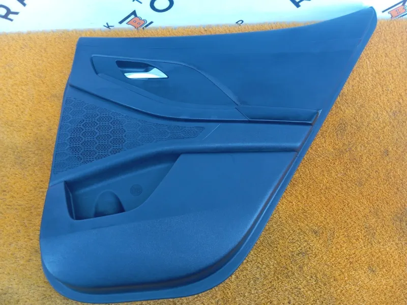 Обшивка двери