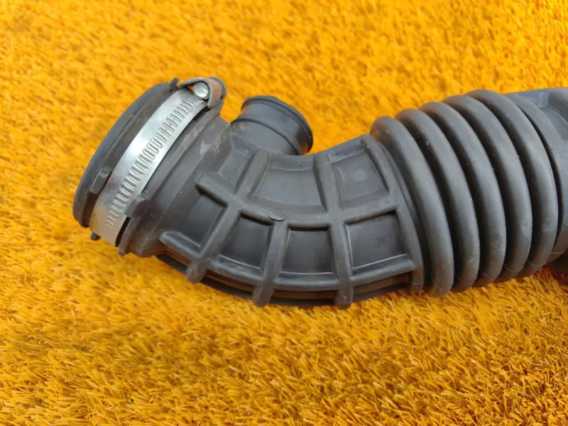 Патрубок воздушного фильтра