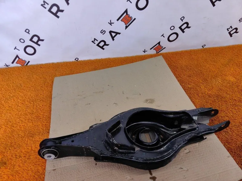 Рычаг подвески нижний