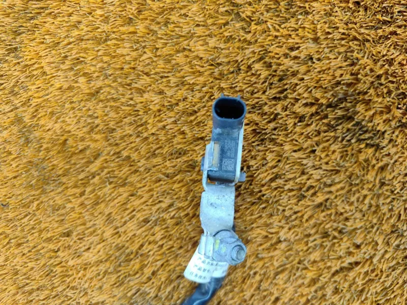 Клемма аккумулятора