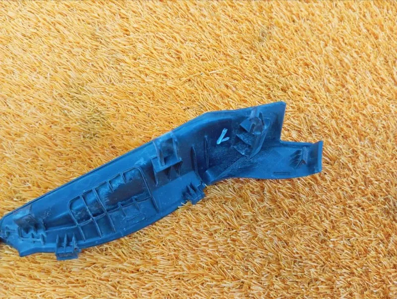 Уголок жабо