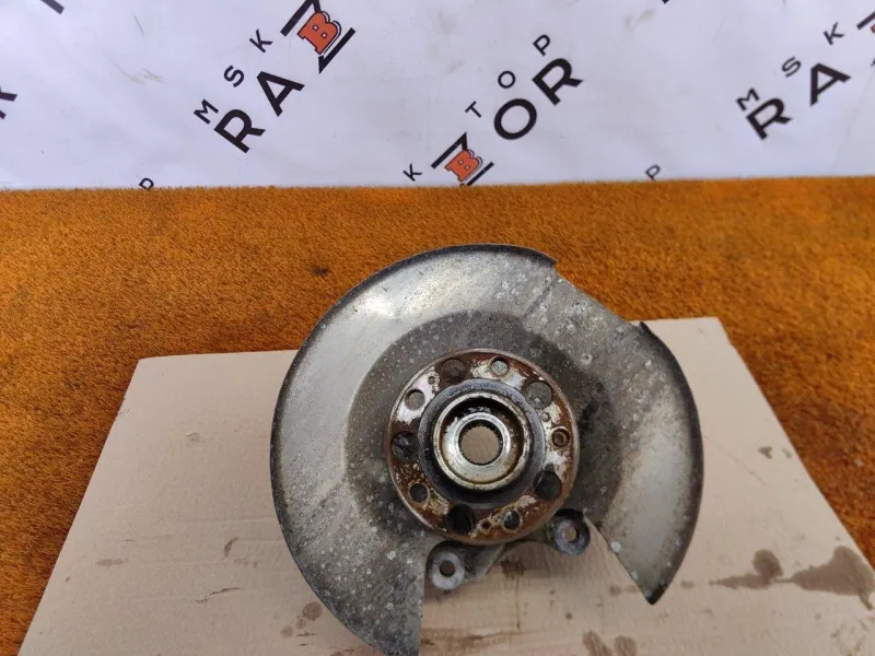 Кулак поворотный