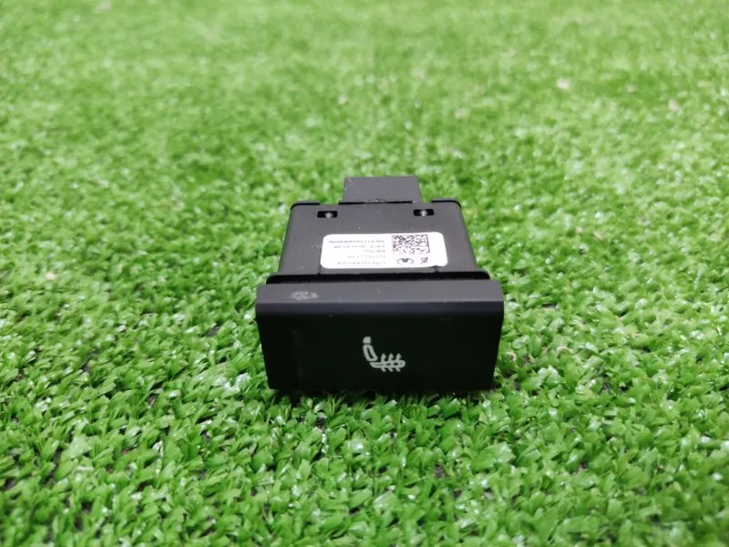 Кнопка обогрева сидений