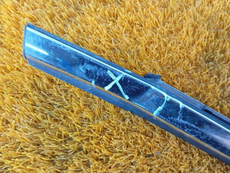 Молдинг стекла