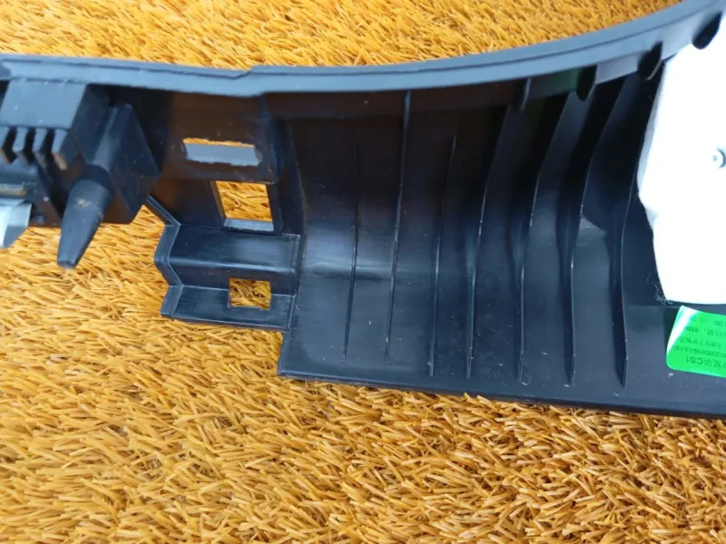 Обшивка центральной стойки