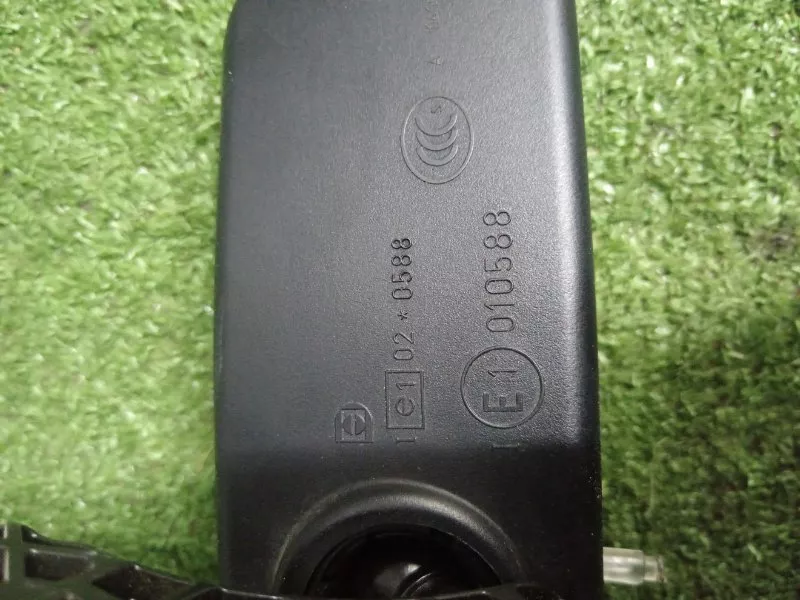 Зеркало заднего вида