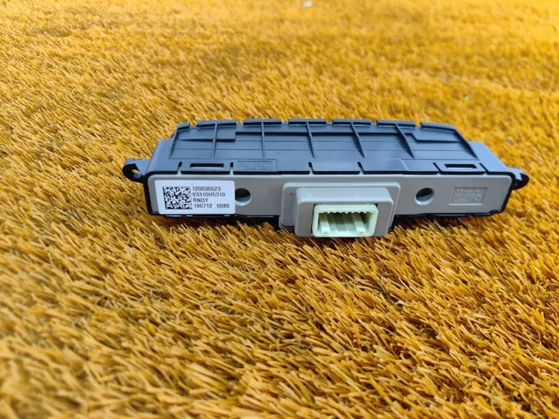 Блок кнопок обогрева руля и сидений