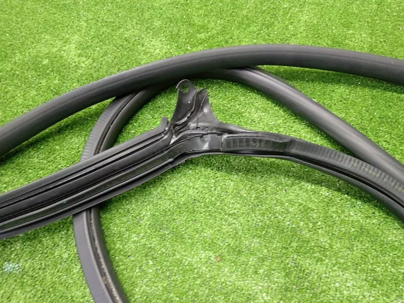 Уплотнитель двери