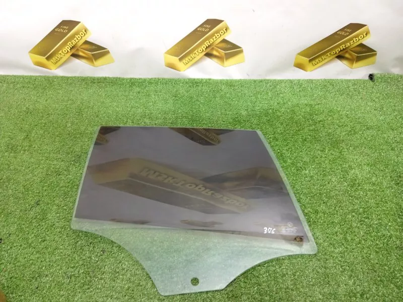 Стекло двери BMW X1 2010 51372993822 E84, заднее правое