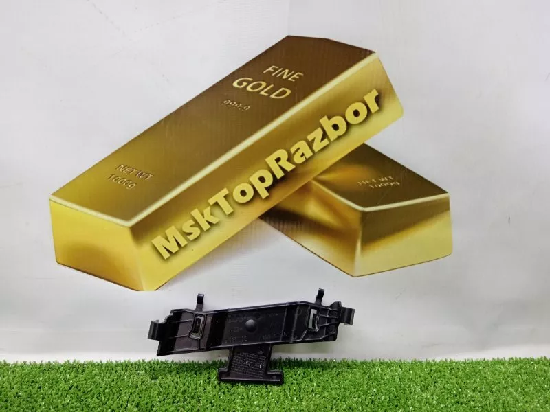 Кронштейн обшивки стойки