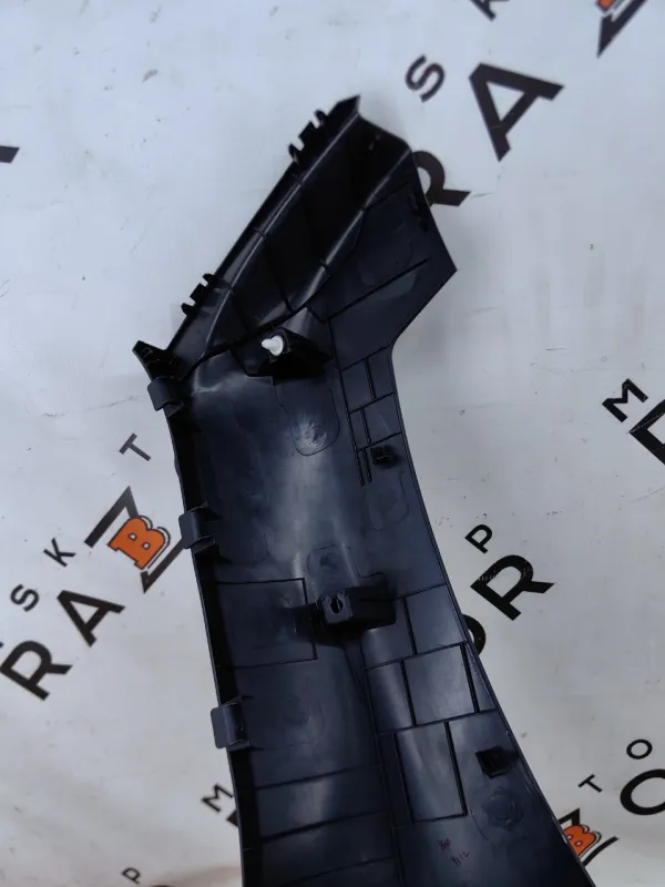 Накладка на стойку кузова