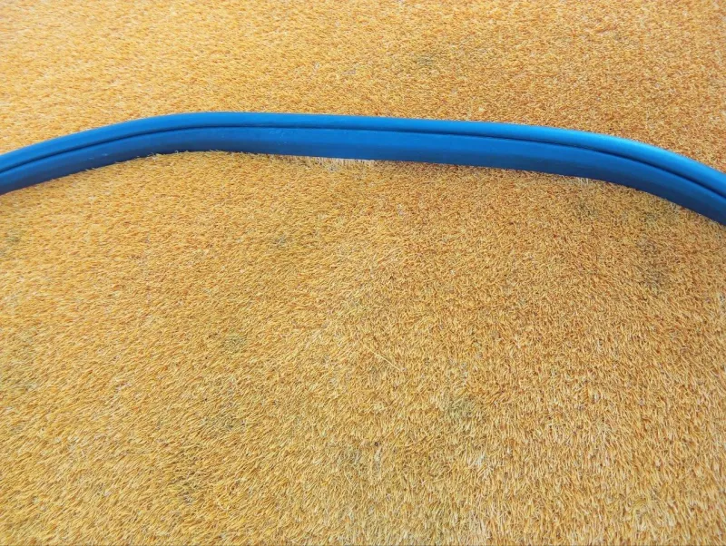 Уплотнитель проема двери