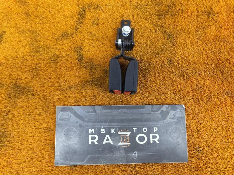 Ответная часть ремня безопасности