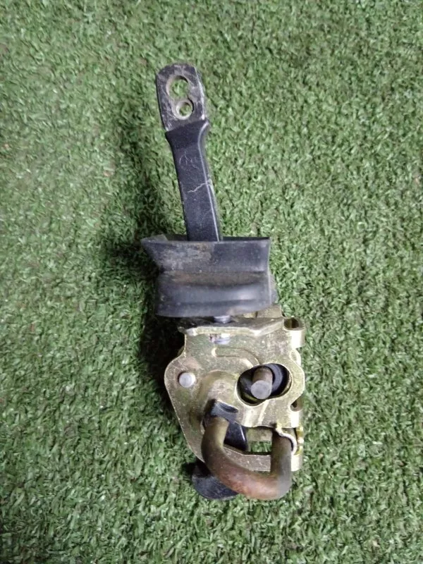 Ограничитель двери