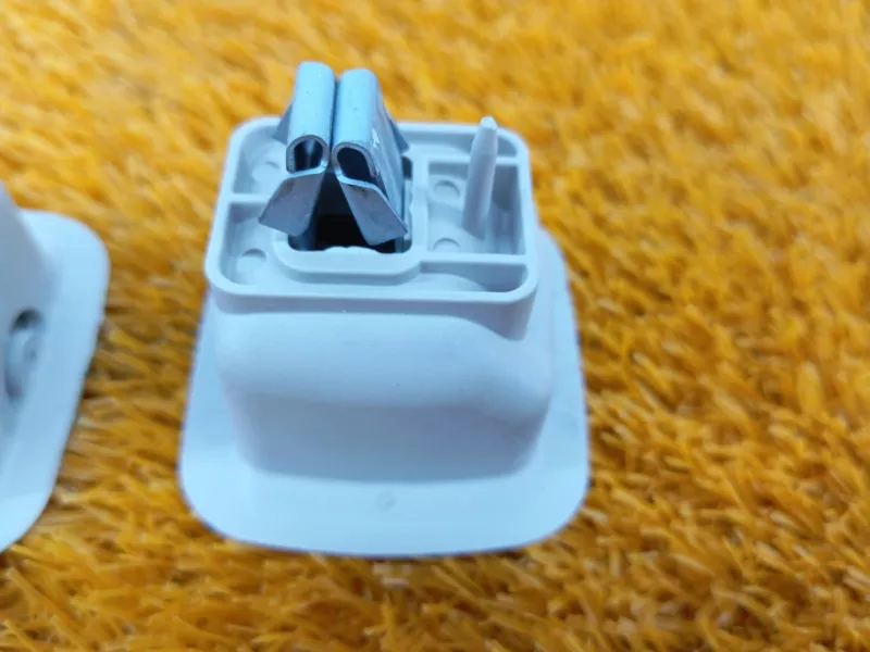 Крючок для одежды