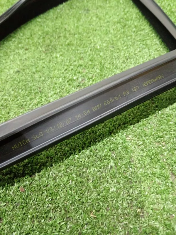 Уплотнитель стекла двери