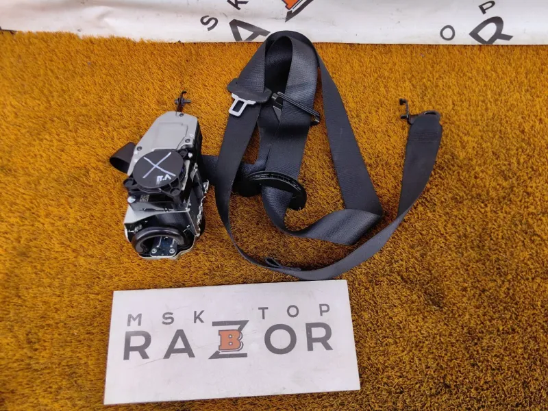 Ремень безопасности