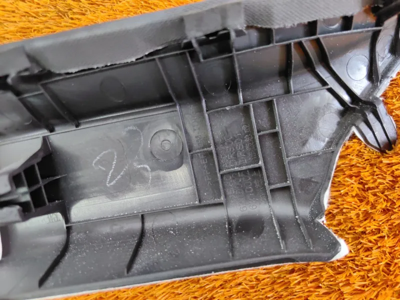 Накладка на стойку кузова