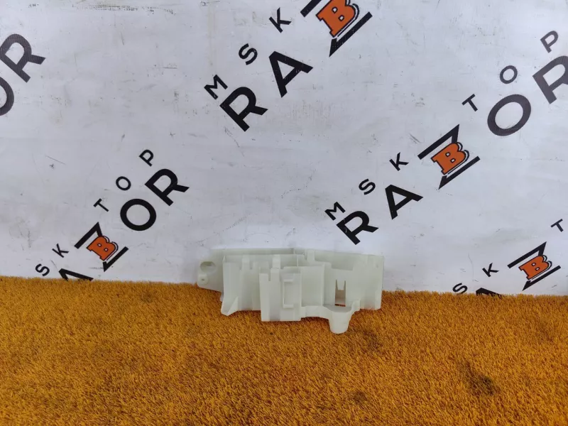 Кронштейн блока предохранителей