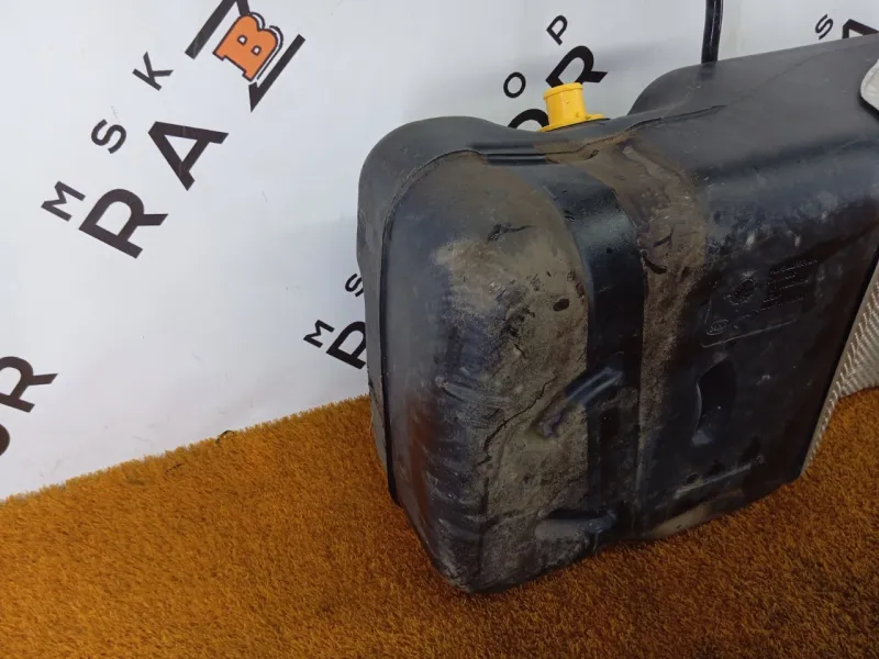 Бак топливный