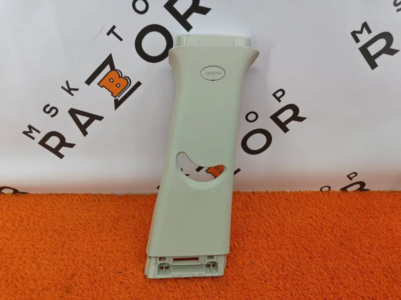 Обшивка центральной стойки