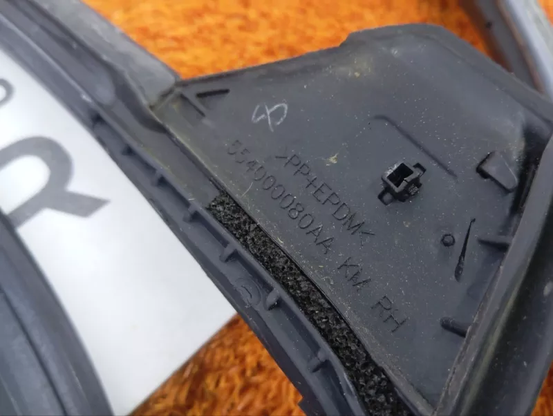 Уплотнитель двери