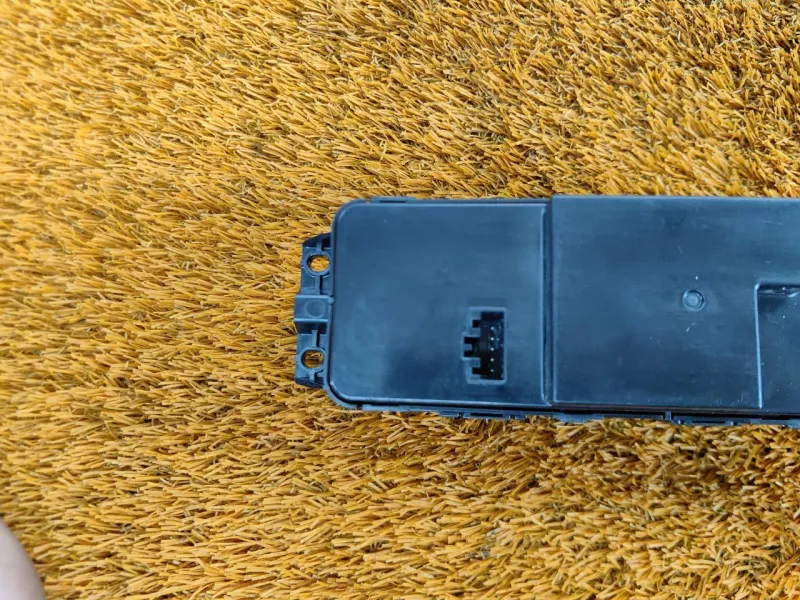 Блок управления стеклоподъемниками