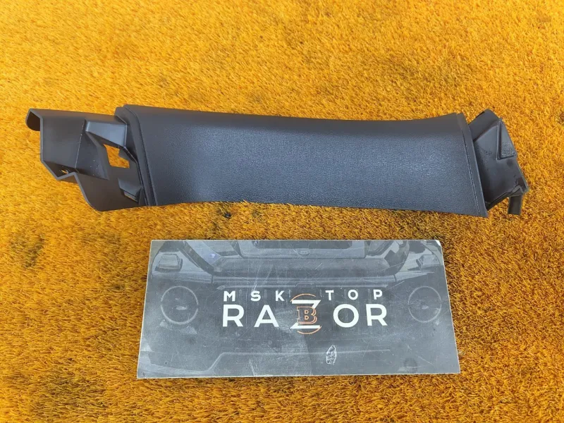 Обшивка двери багажника