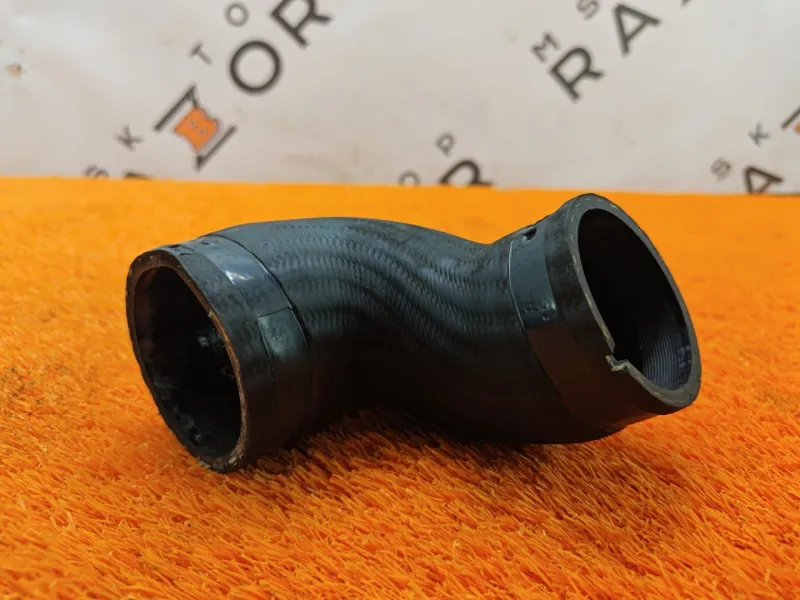 Патрубок интеркулера