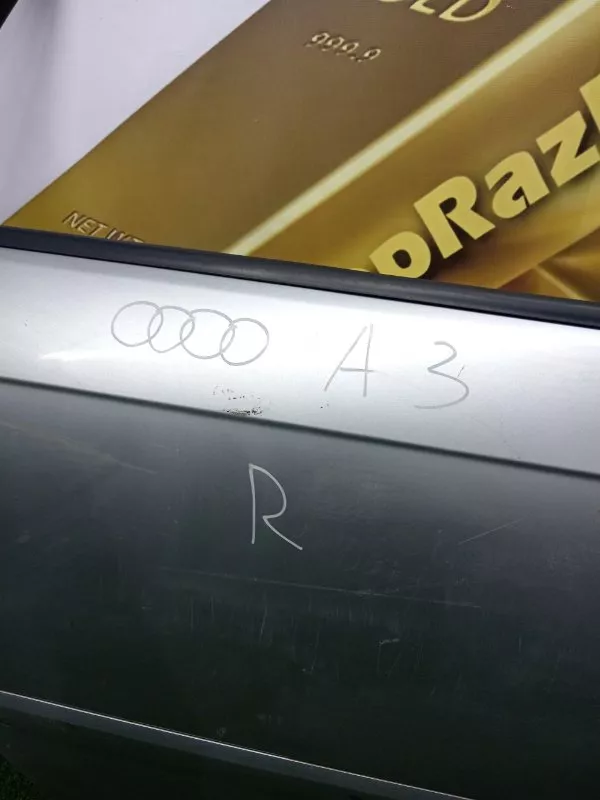 Дверь Audi A3 2006 8P4833052A 8P, задняя правая