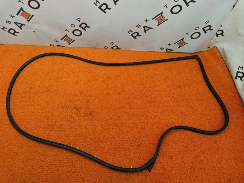 Уплотнитель двери