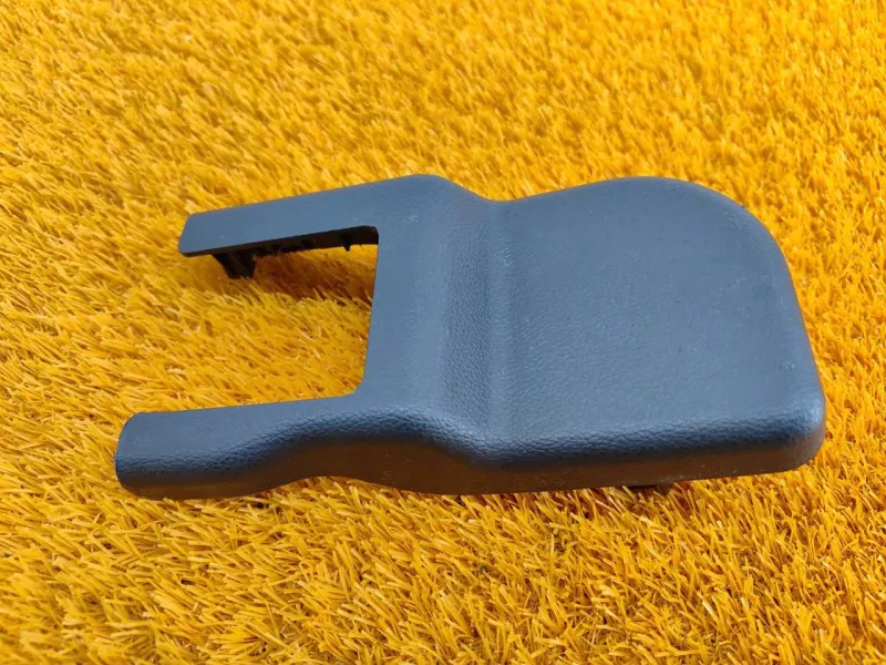 Заглушка крепления сиденья