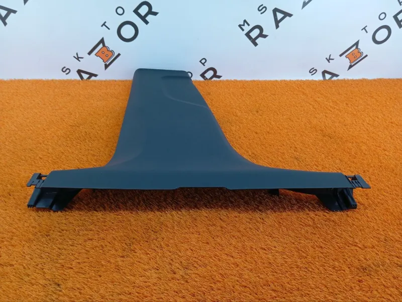 Обшивка центральной стойки