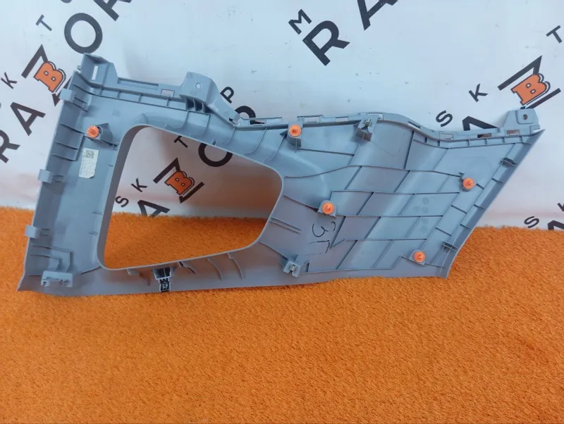 Накладка на стойку кузова