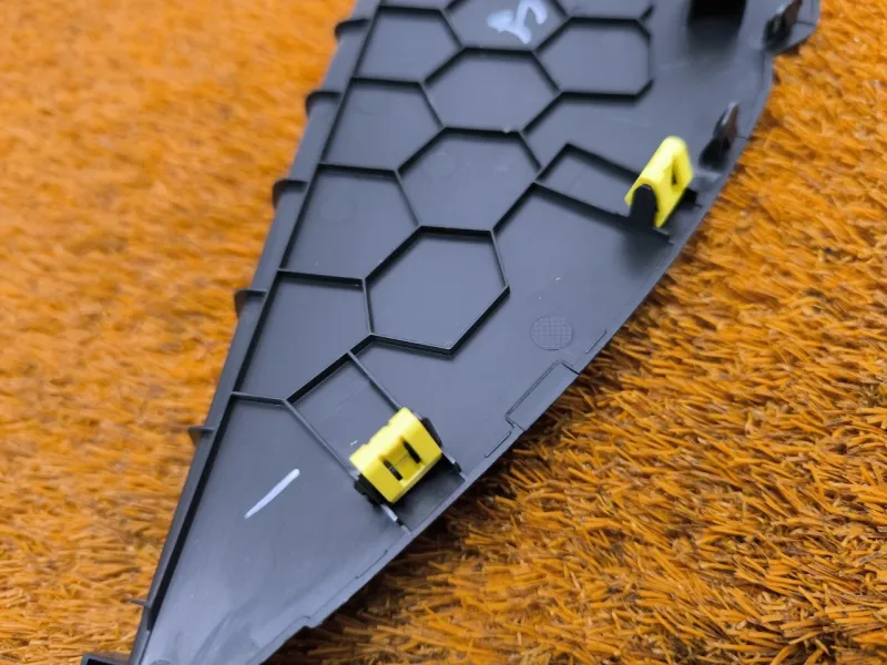 Накладка на торпедо